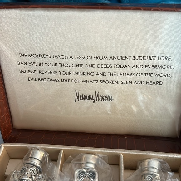 Vintage Neiman Marcus “No Evil” Monkey Wine Stoppers with Box - Picture 4 of 15